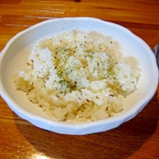 電子レンジで 1 分 30 秒クミンライス